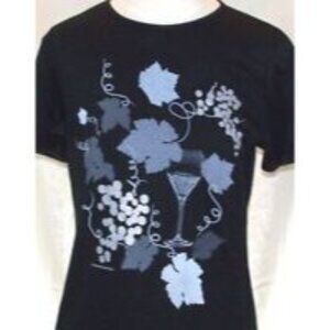 T-Shirt Grape Cluster and Vines Black Ladies Wine Design Eco Cotton Loose Fit